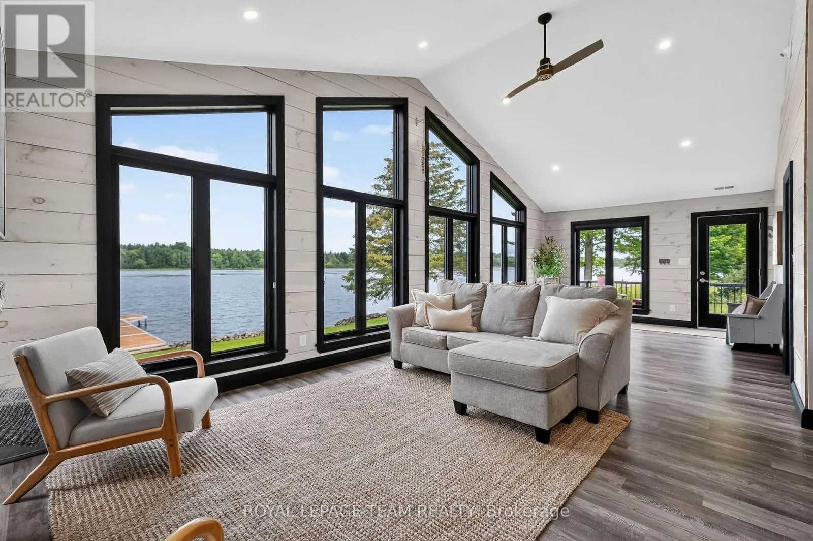 2815 GOLF COURSE LANE