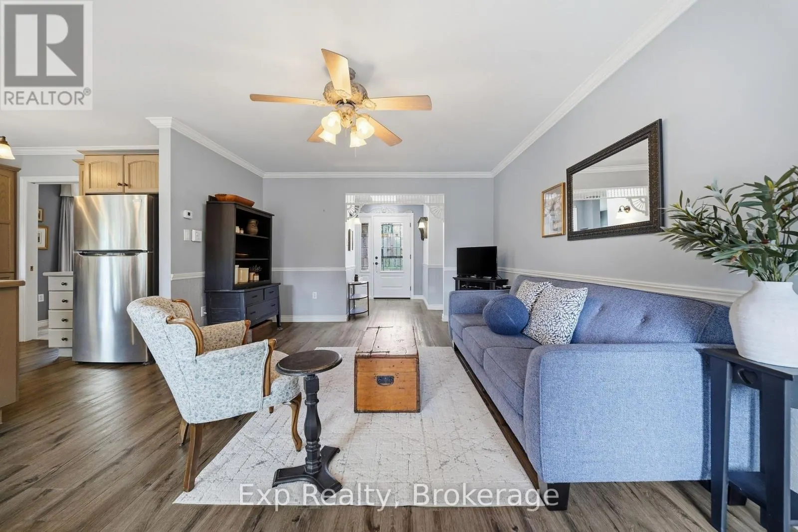 121 SIMCOE STREET