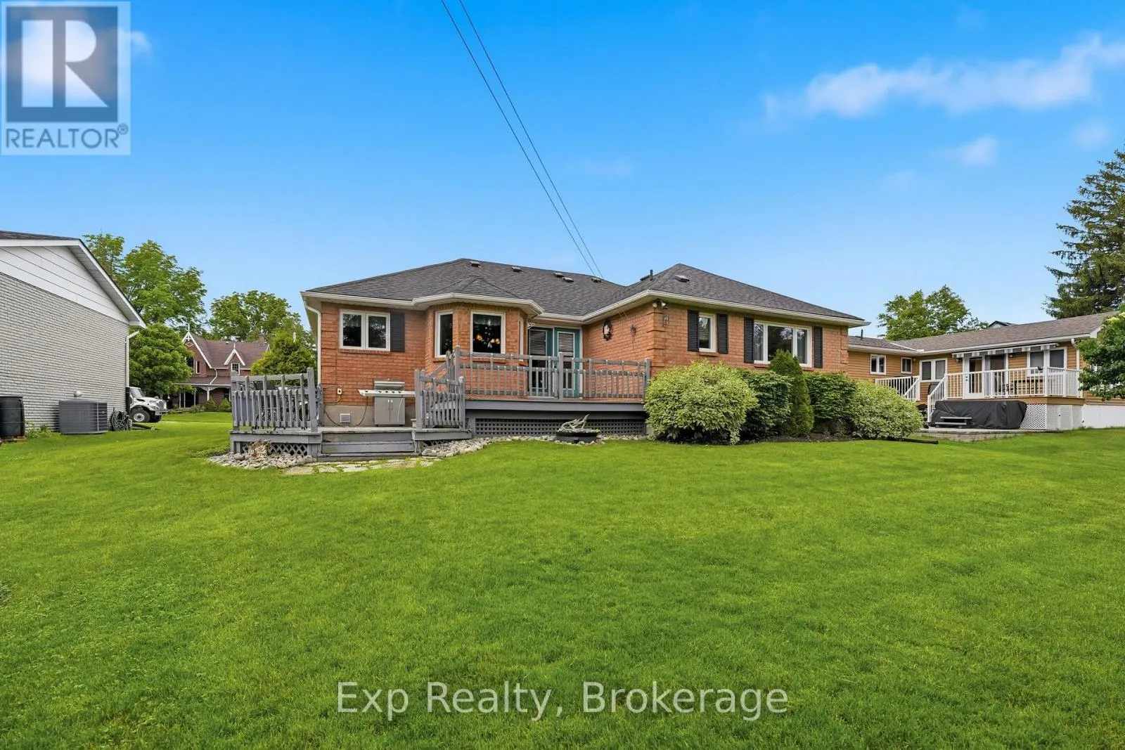121 SIMCOE STREET