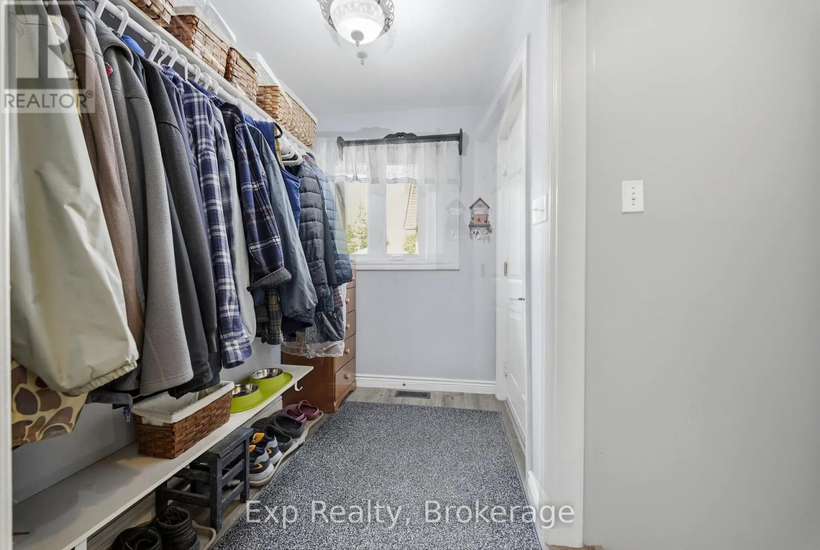121 SIMCOE STREET