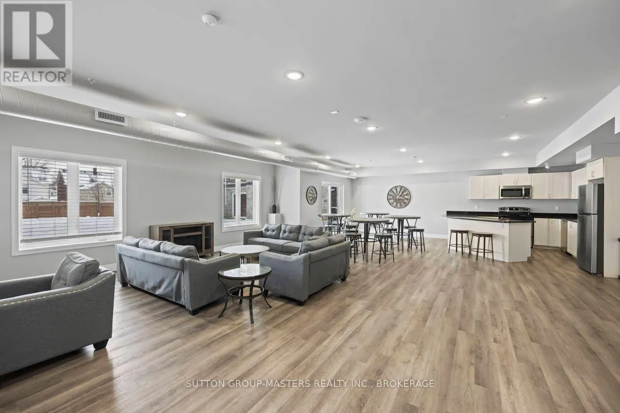 413 - 501 FRONTENAC STREET #413
