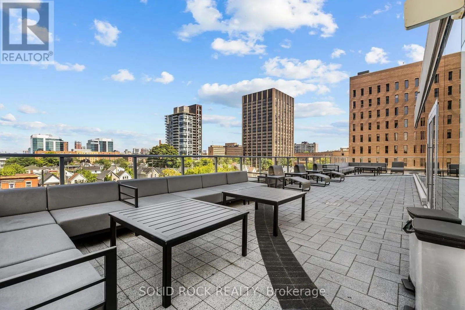 2308 - 805 CARLING AVENUE