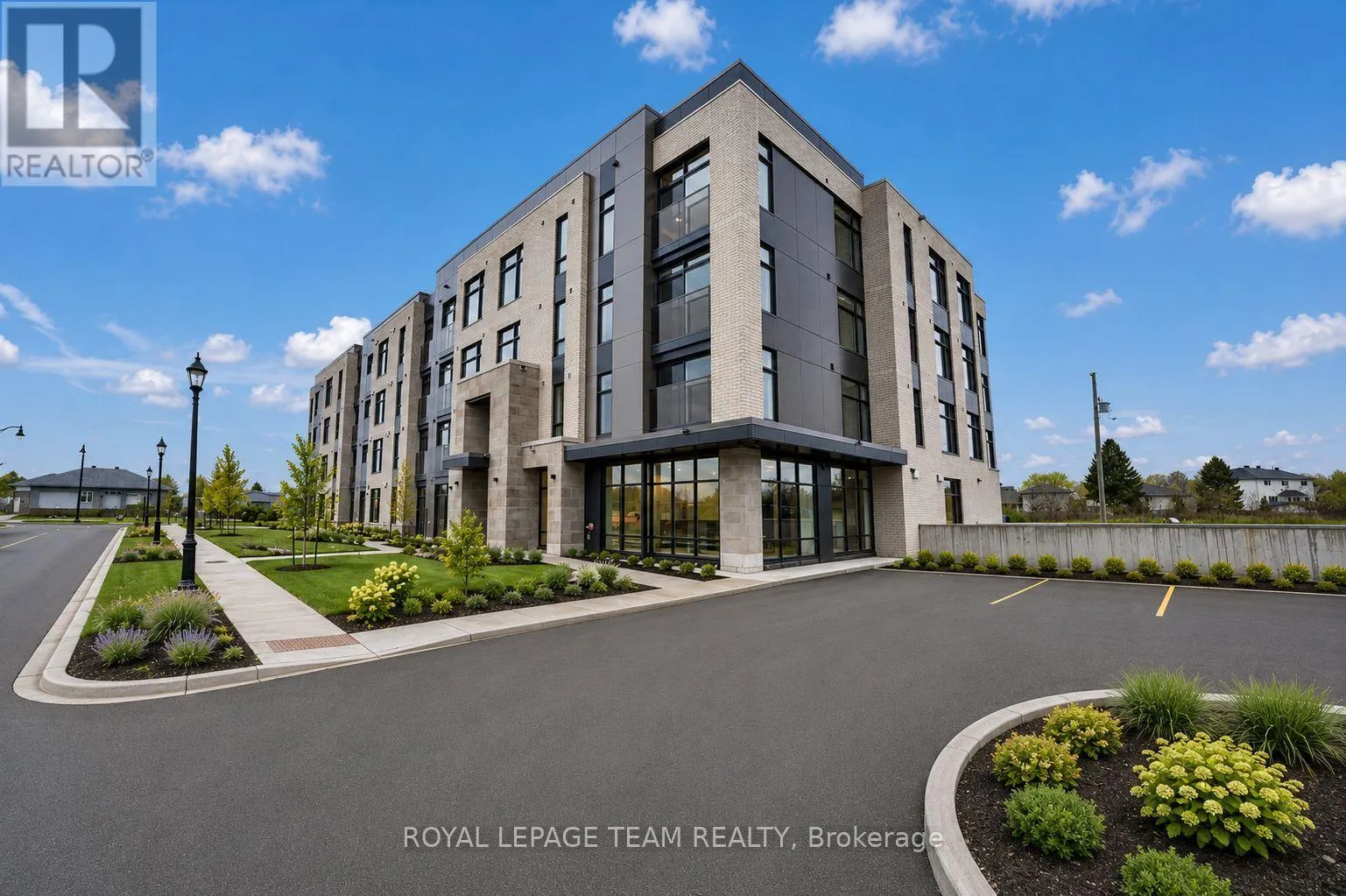 303 - 1008 ROGERS CRESCENT
