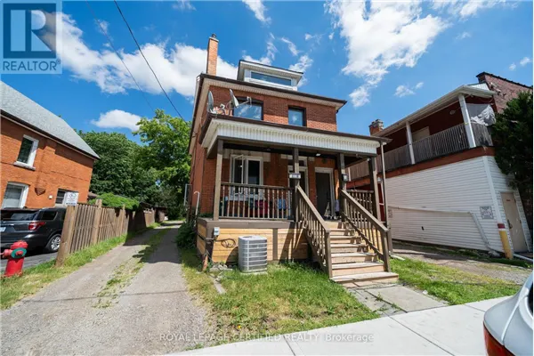 10 FAIRLEIGH AVENUE N