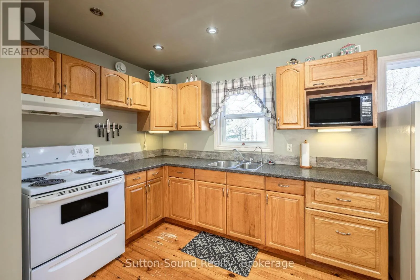 350222 BAYSHORE ROAD