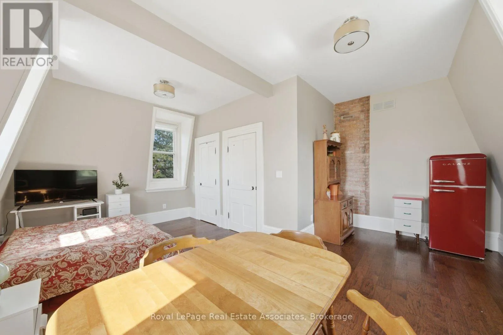 398 CANBORO ROAD
