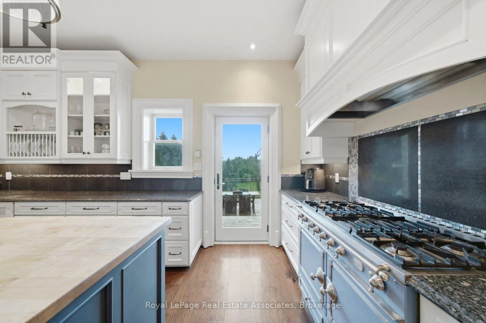398 CANBORO ROAD