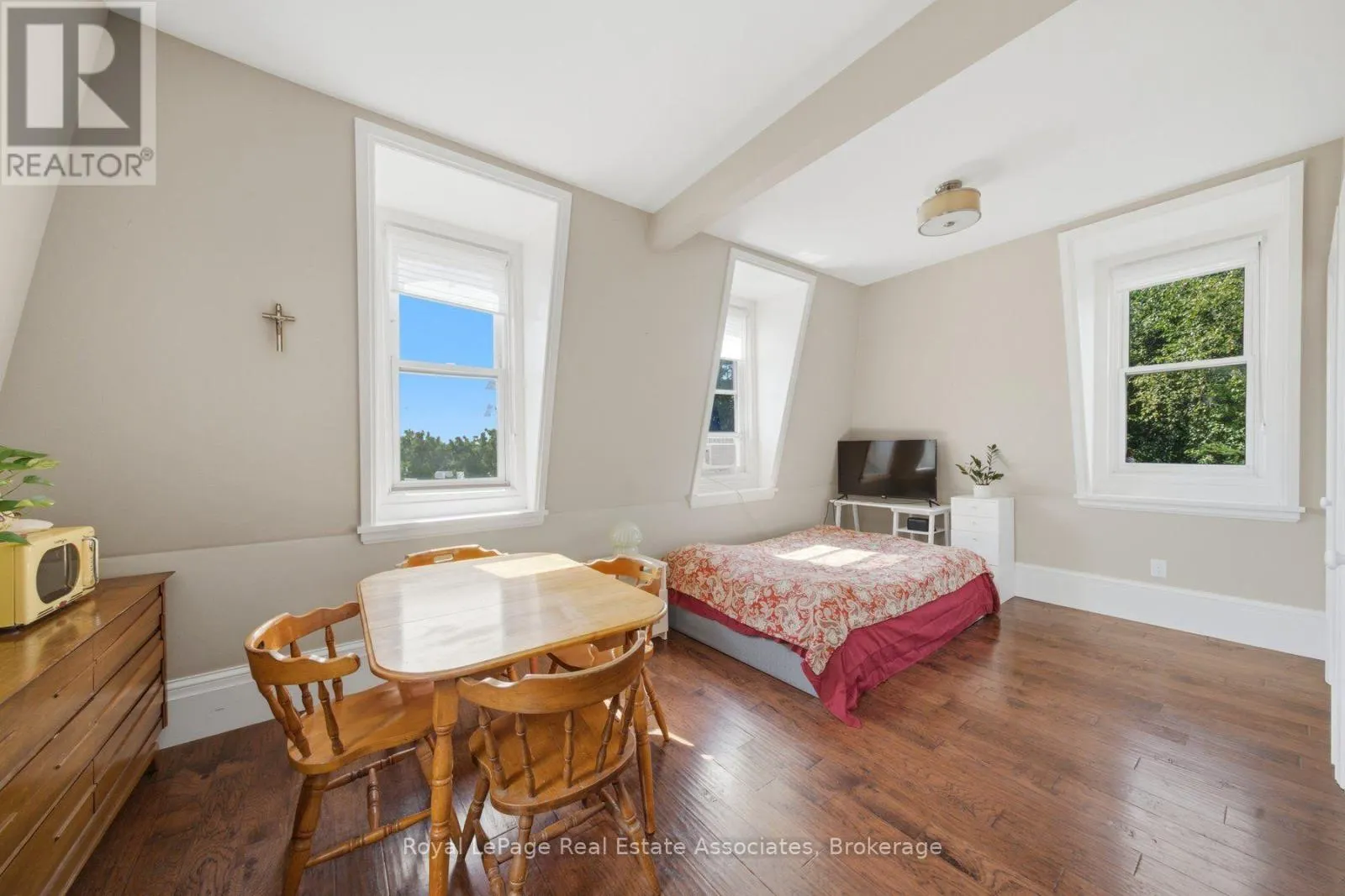 398 CANBORO ROAD