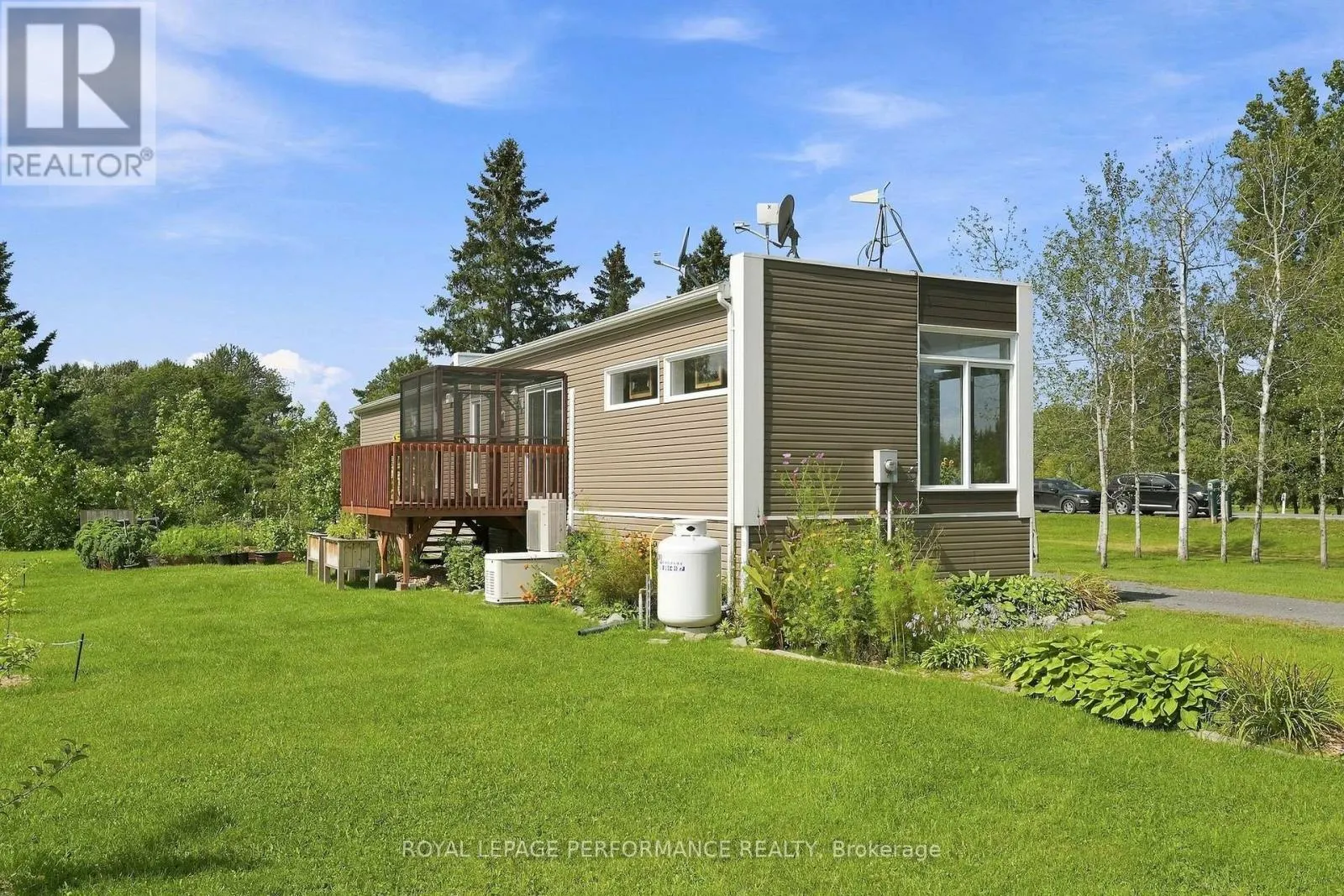 880 CONCESSION 1 ROAD