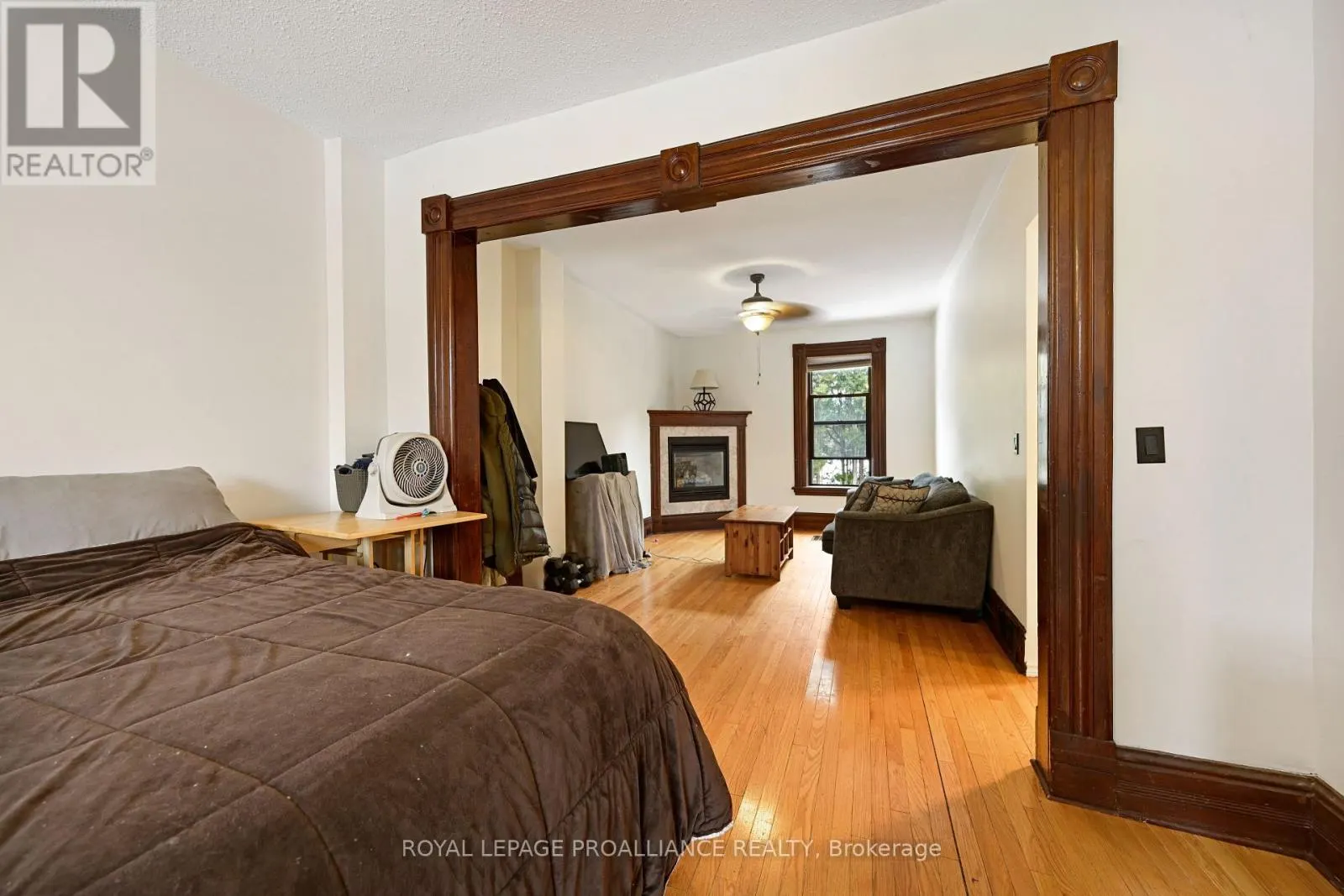 372 KING STREET W