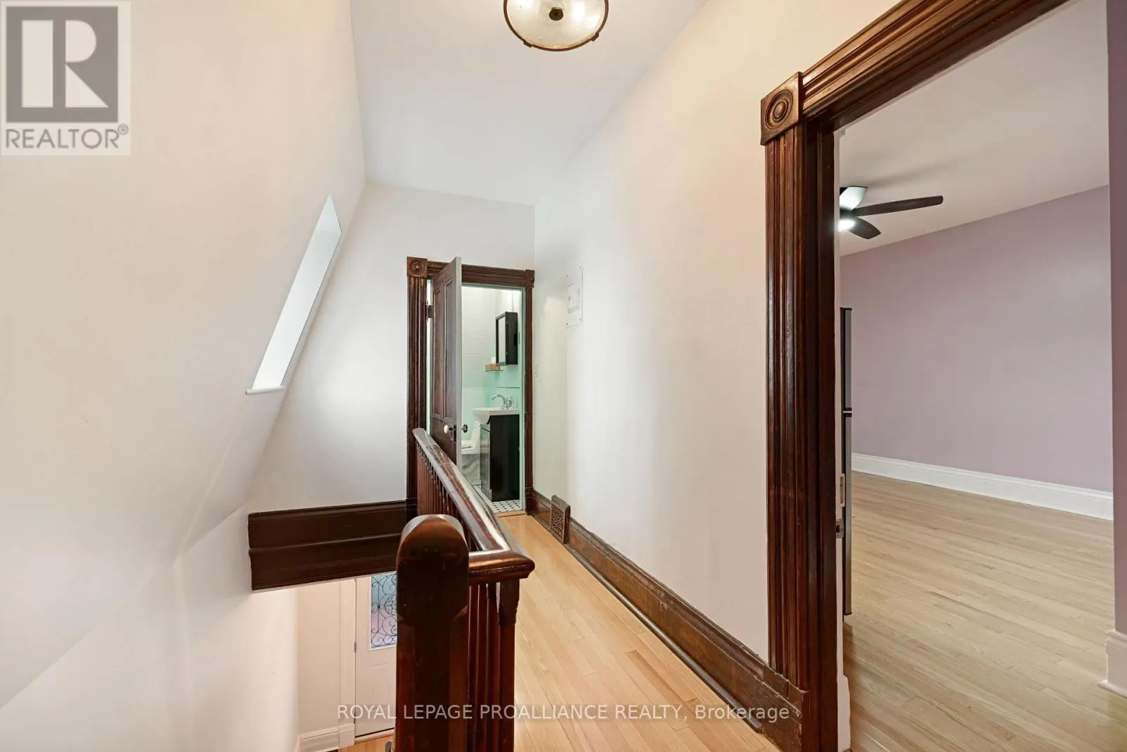 372 KING STREET W