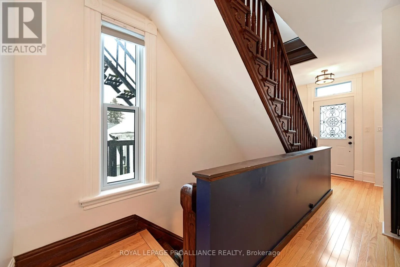 372 KING STREET W