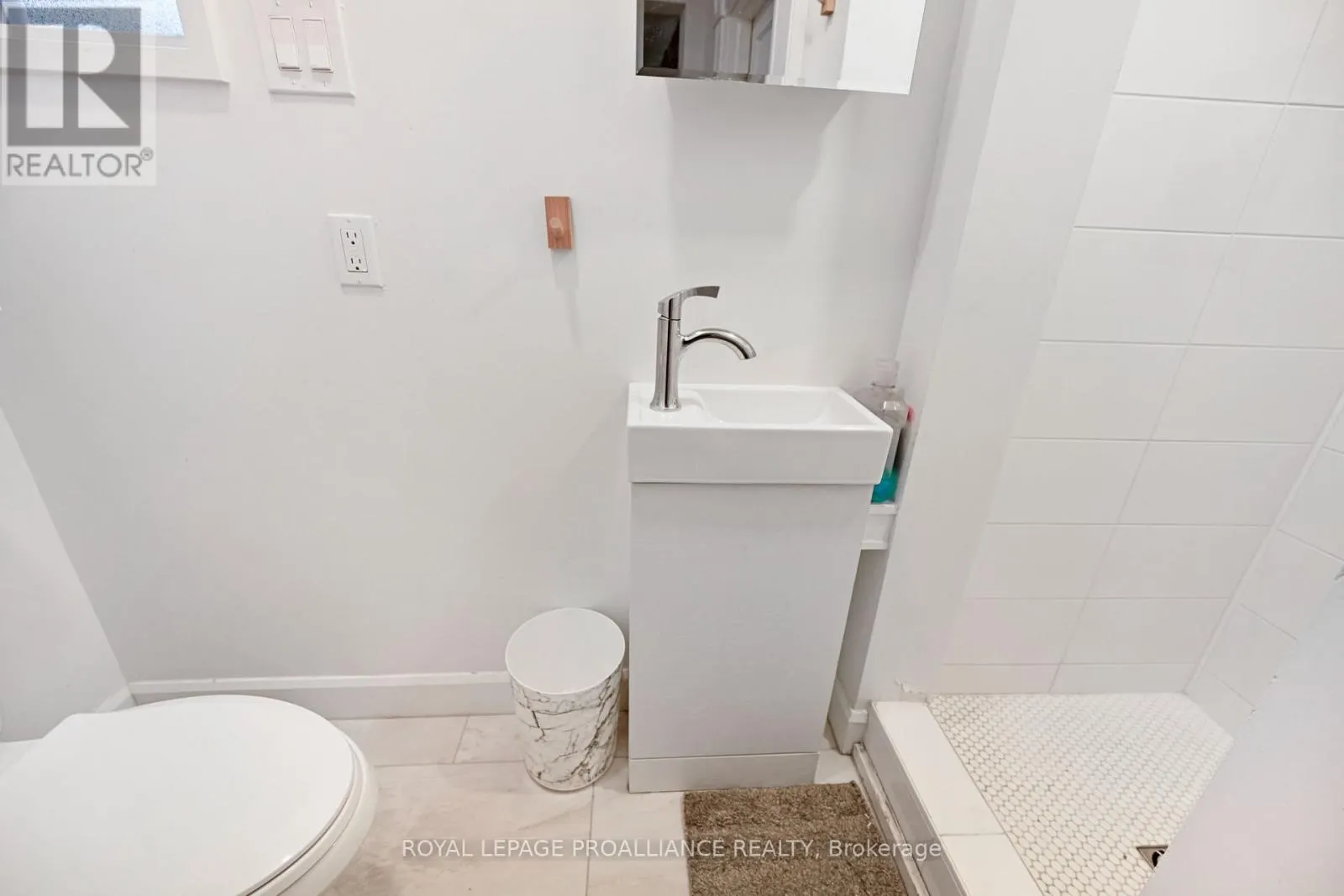 372 KING STREET W