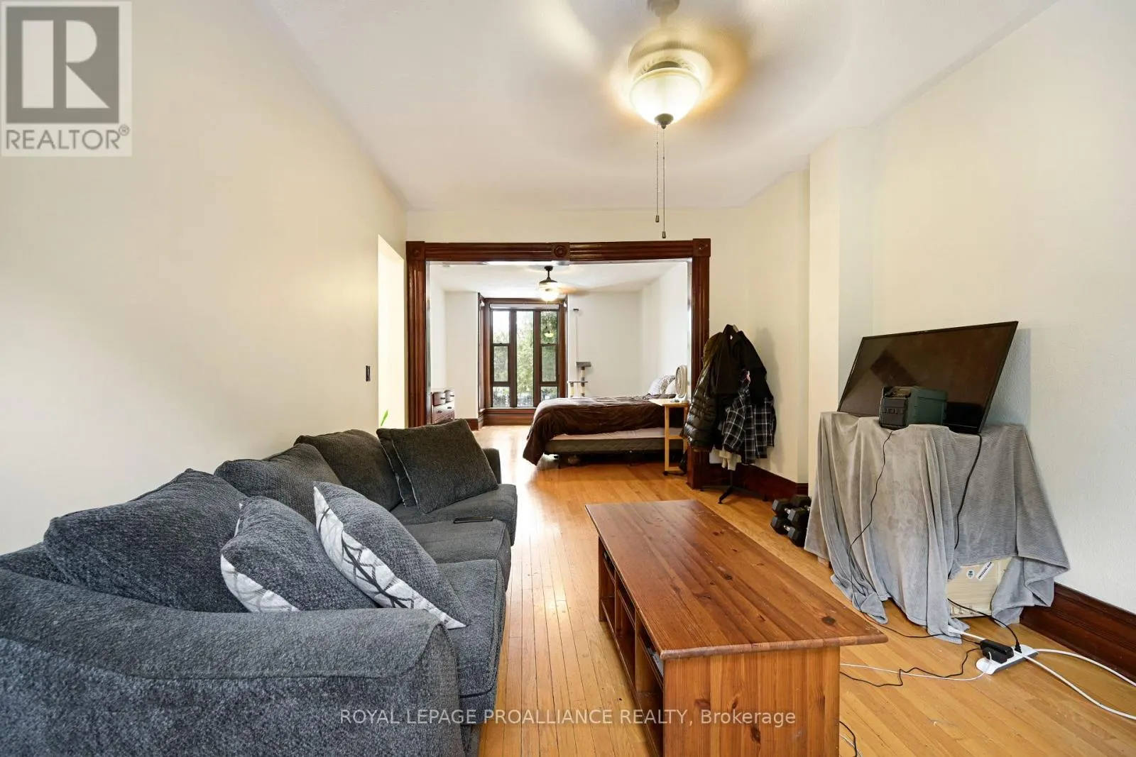 372 KING STREET W