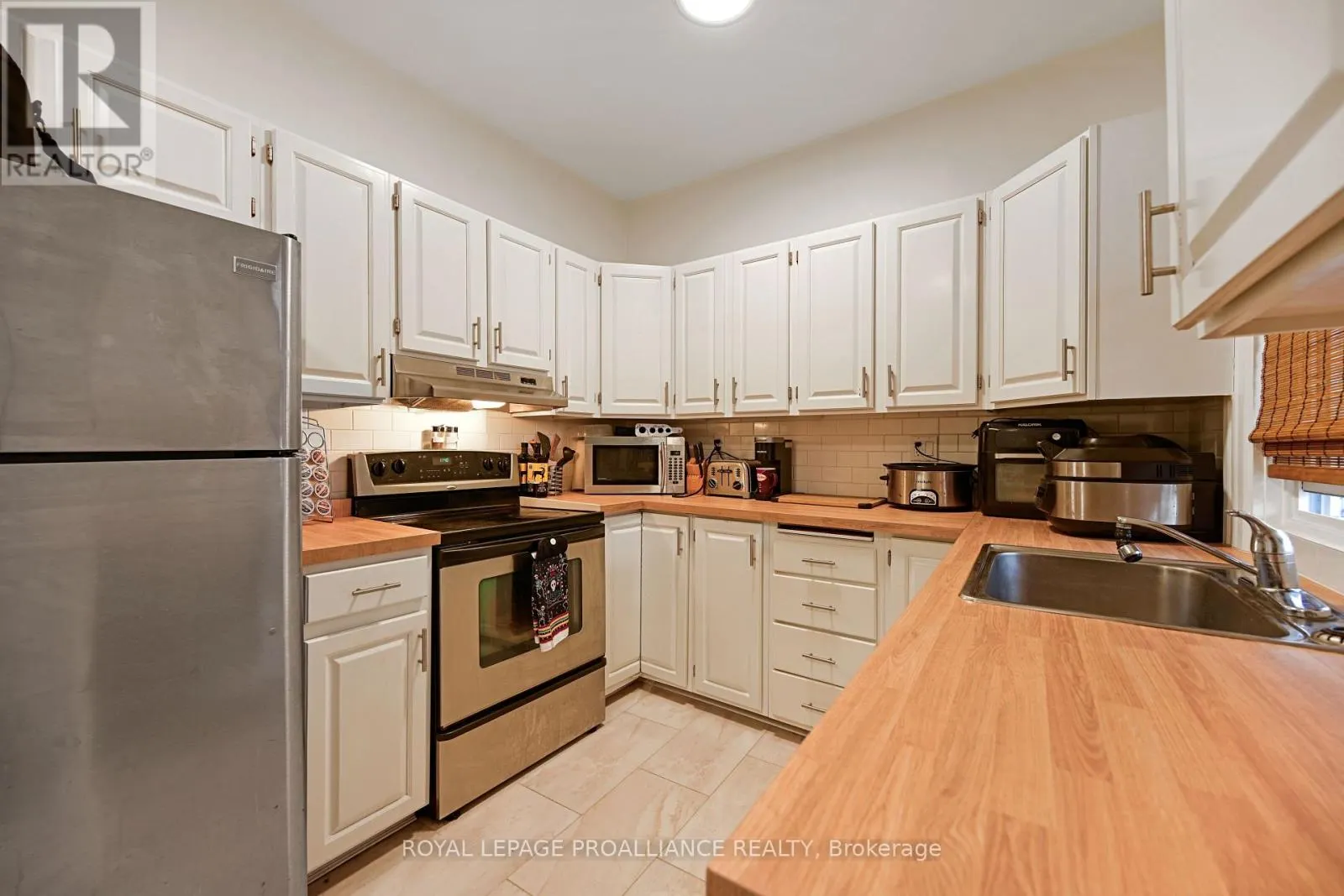 372 KING STREET W