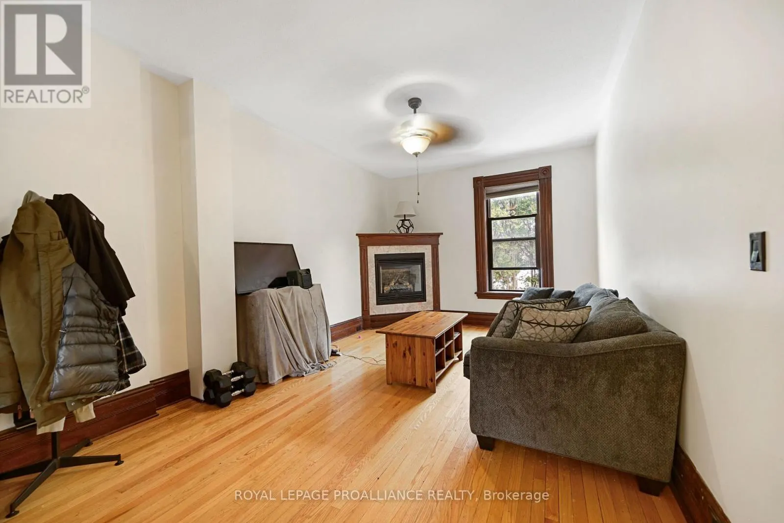 372 KING STREET W