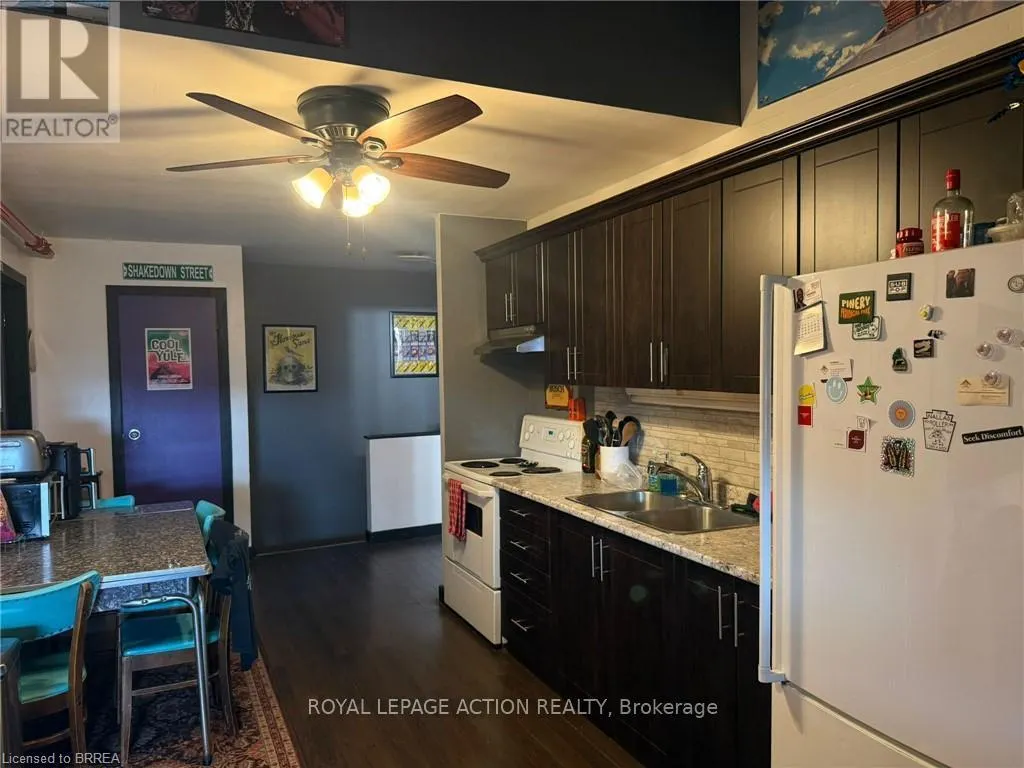 18 - 12 BRIDGEPORT ROAD E