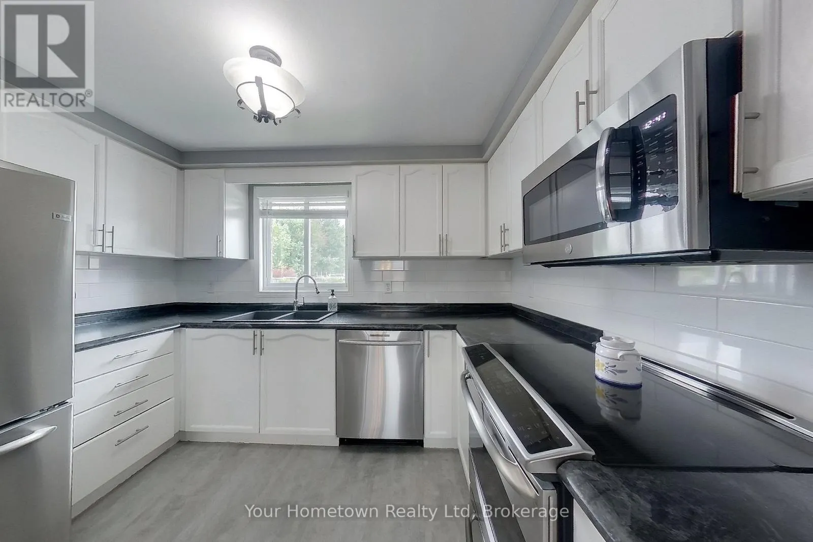428 FLANNERY DRIVE