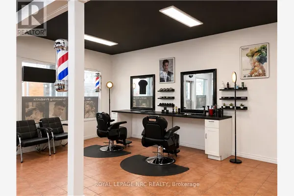 UNIT# B - 90 NIAGARA STREET