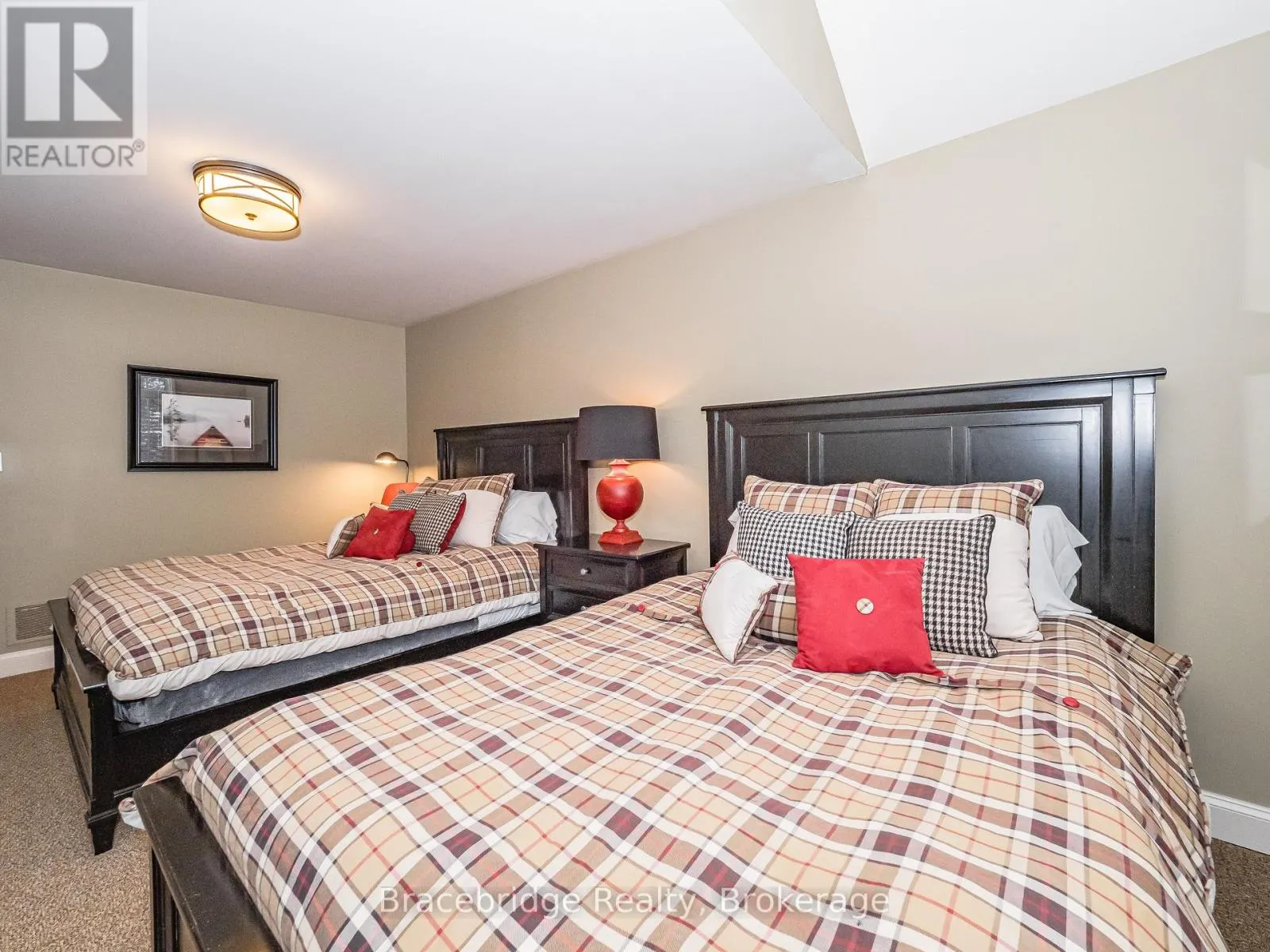 SANDFIELD 5 W10 - 3876 MUSKOKA RD 118 HIGHWAY W