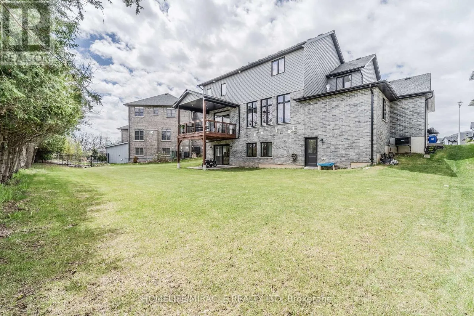 245 TAMARACK BOULEVARD