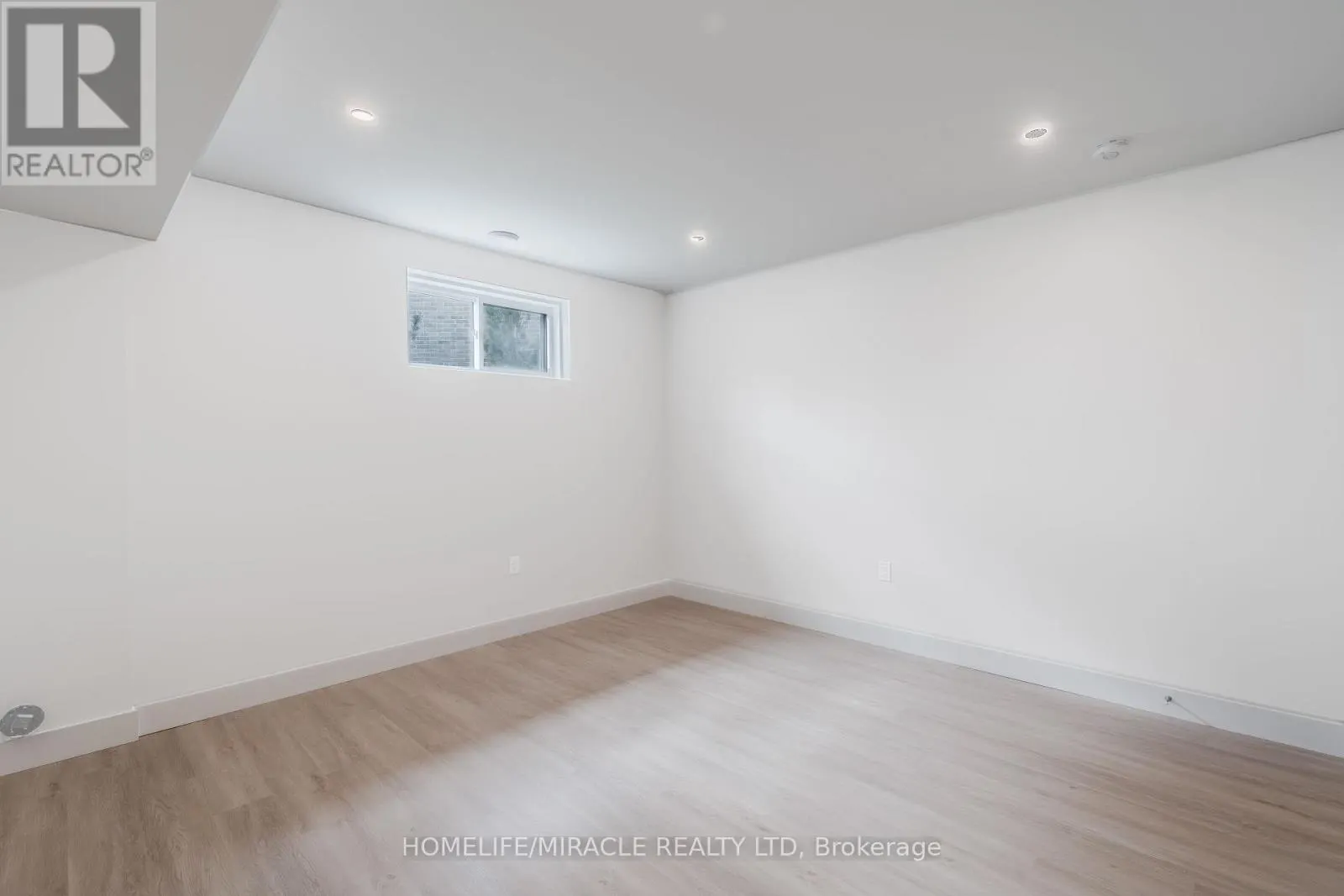 245 TAMARACK BOULEVARD