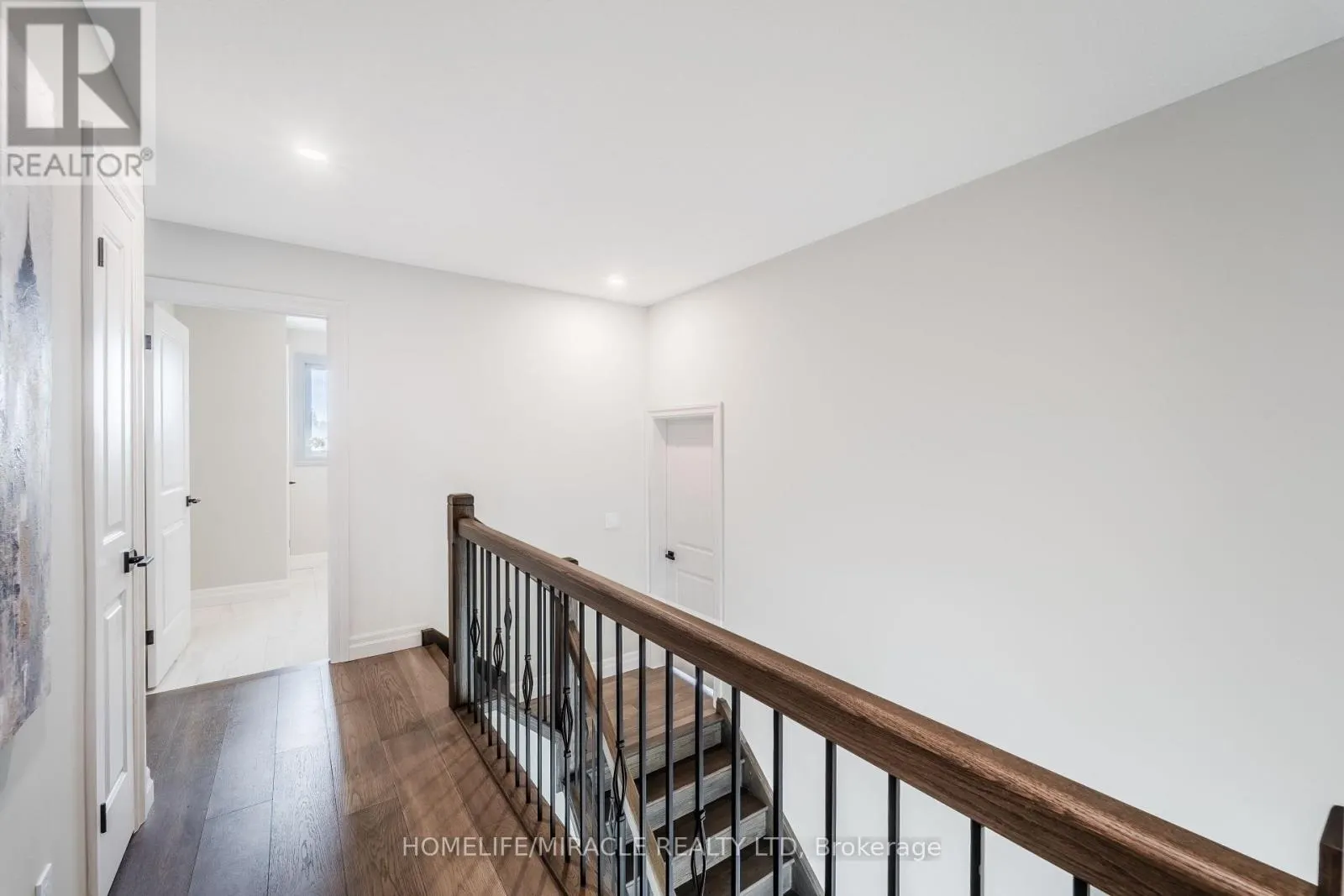 245 TAMARACK BOULEVARD