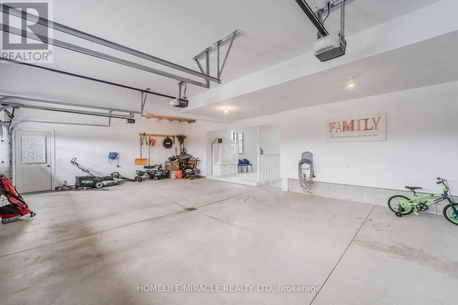 245 TAMARACK BOULEVARD