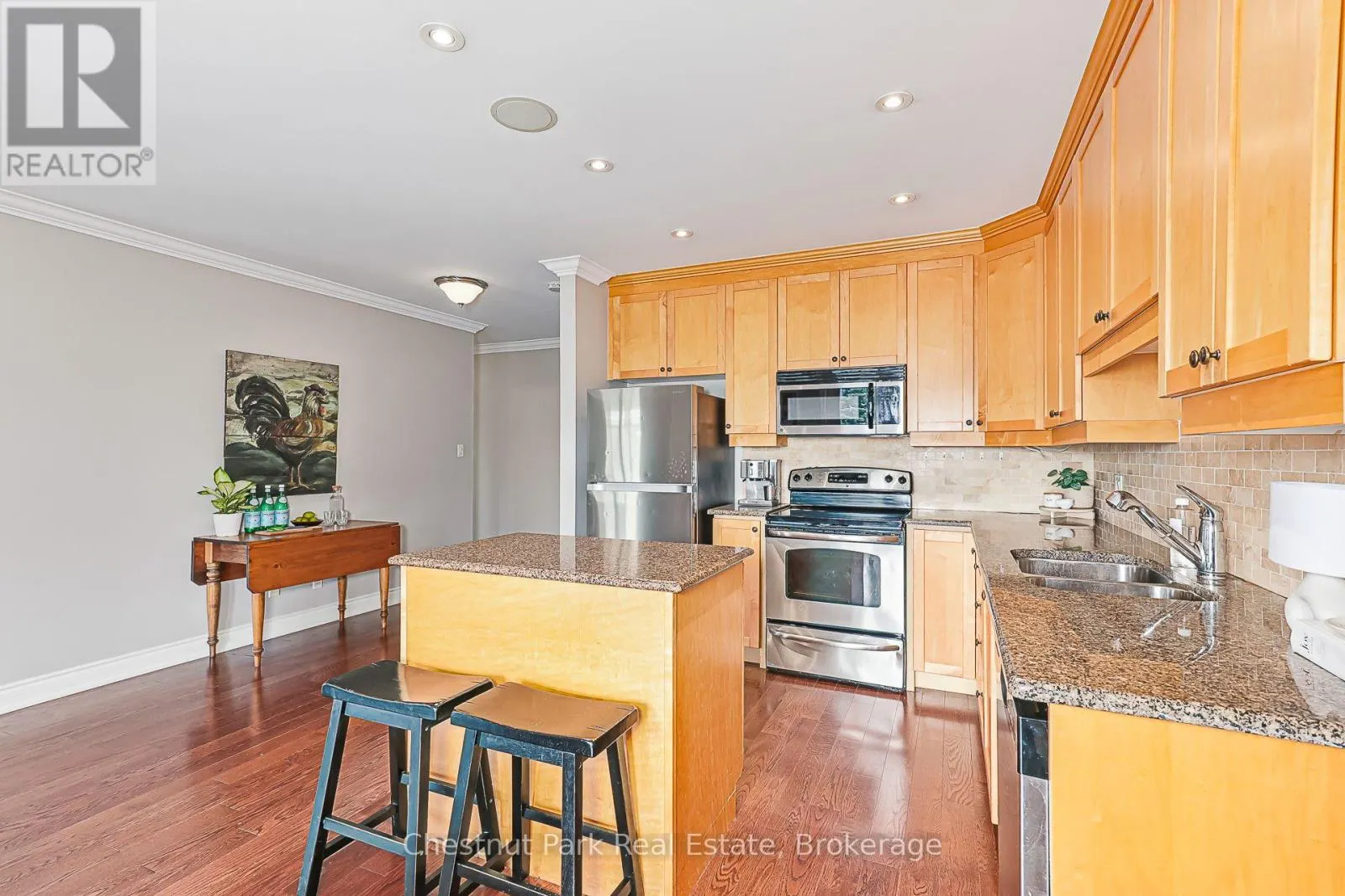 208 - 27 BEAVER STREET #208