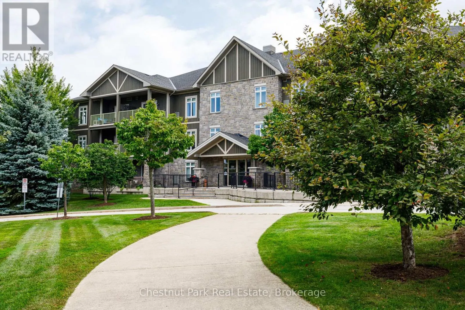 208 - 27 BEAVER STREET #208