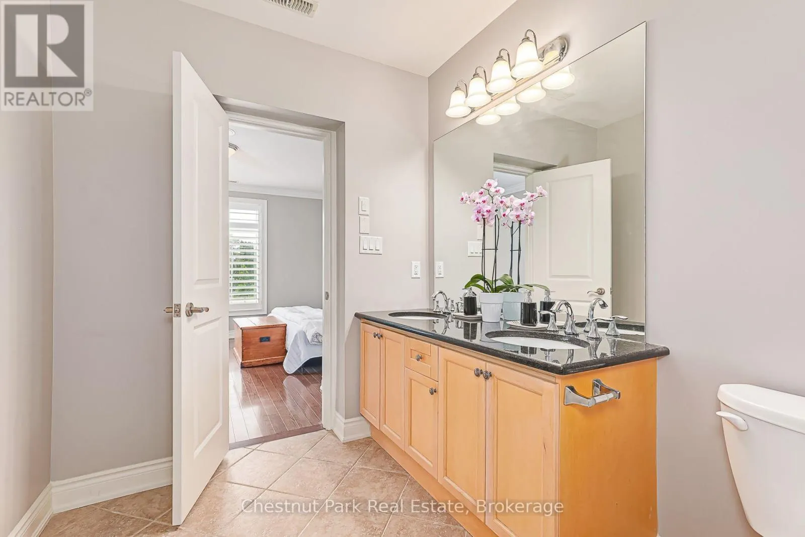 208 - 27 BEAVER STREET #208