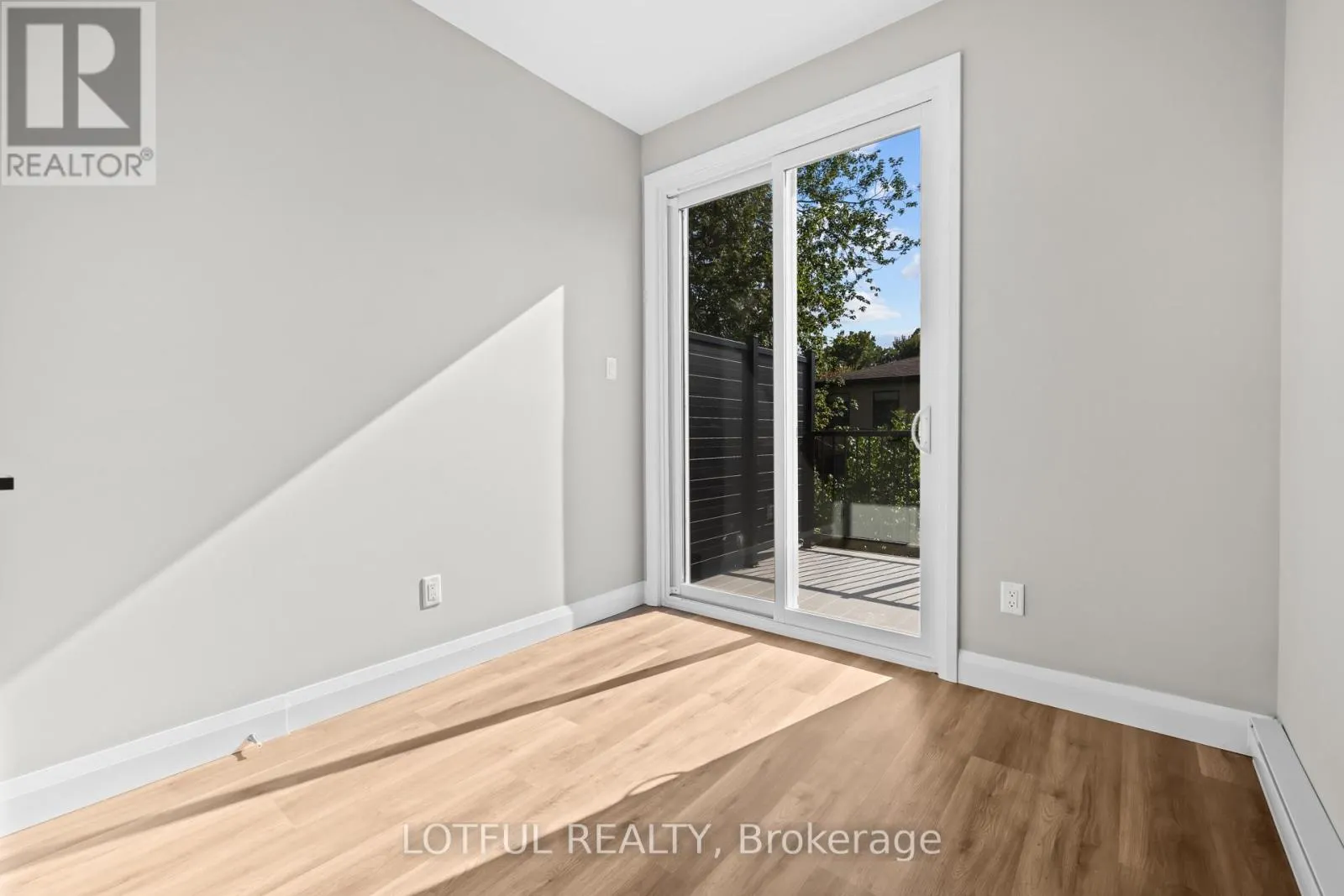 B - 516 TWEEDSMUIR AVENUE
