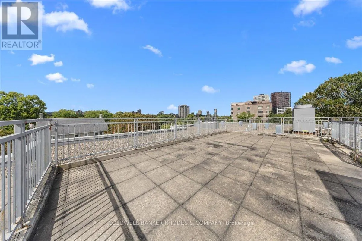 205 - 939 NORTH RIVER ROAD