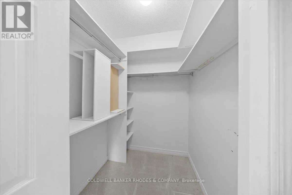 205 - 939 NORTH RIVER ROAD