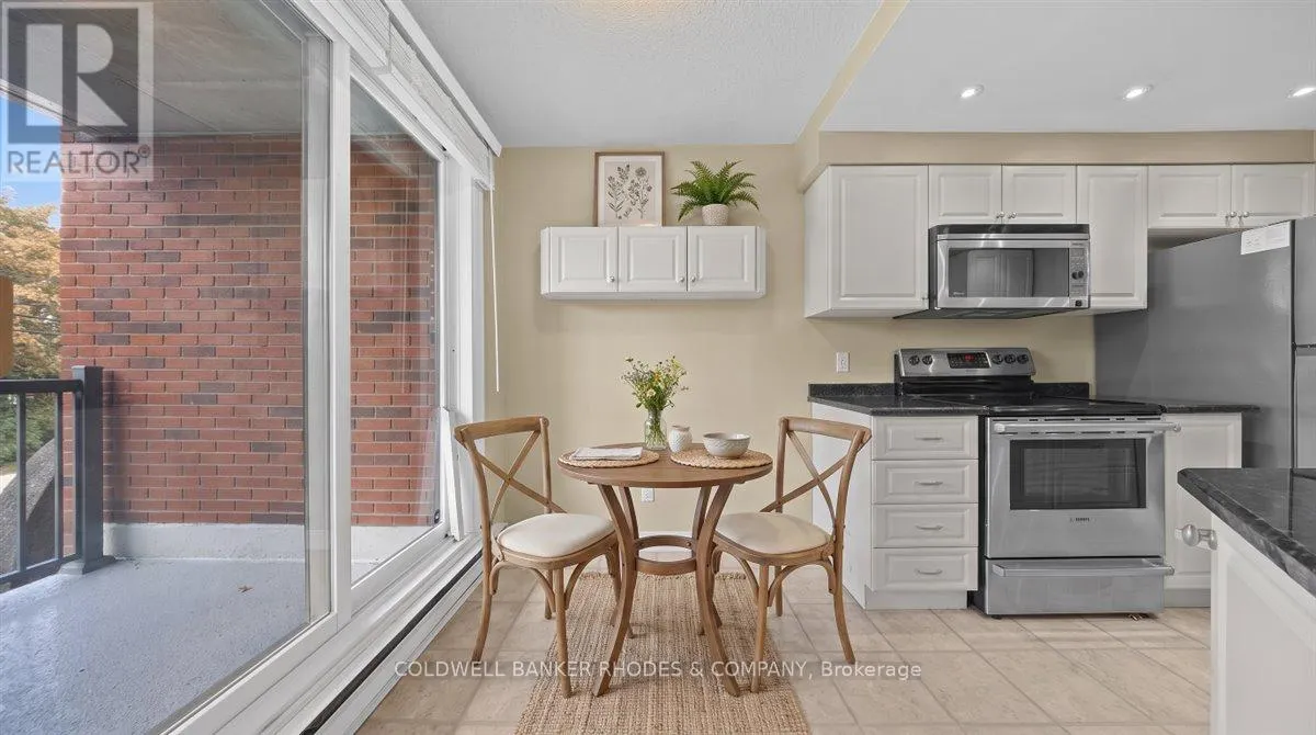 205 - 939 NORTH RIVER ROAD