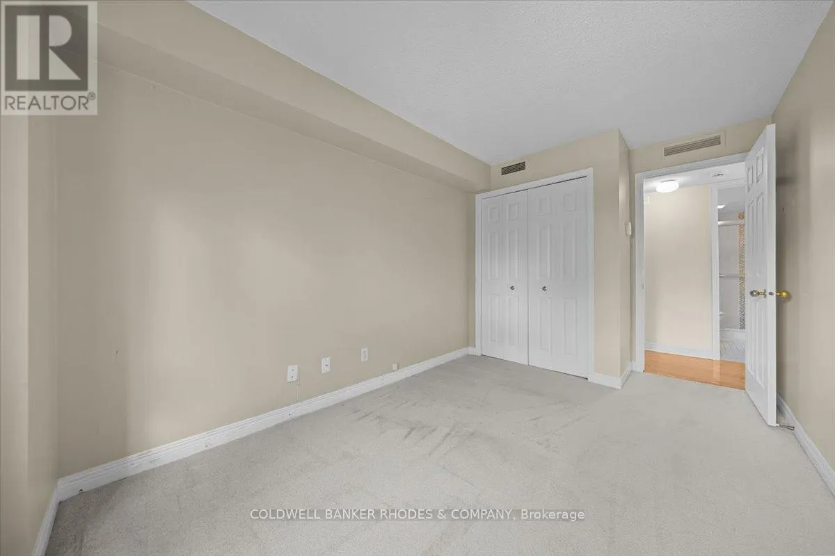 205 - 939 NORTH RIVER ROAD