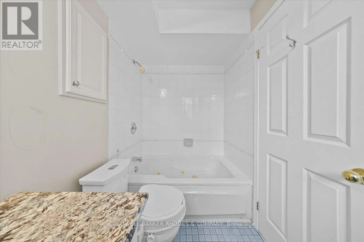 205 - 939 NORTH RIVER ROAD
