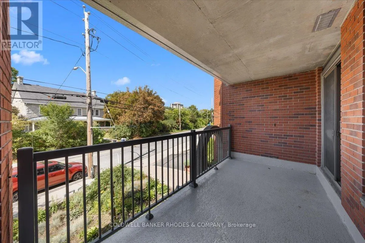 205 - 939 NORTH RIVER ROAD
