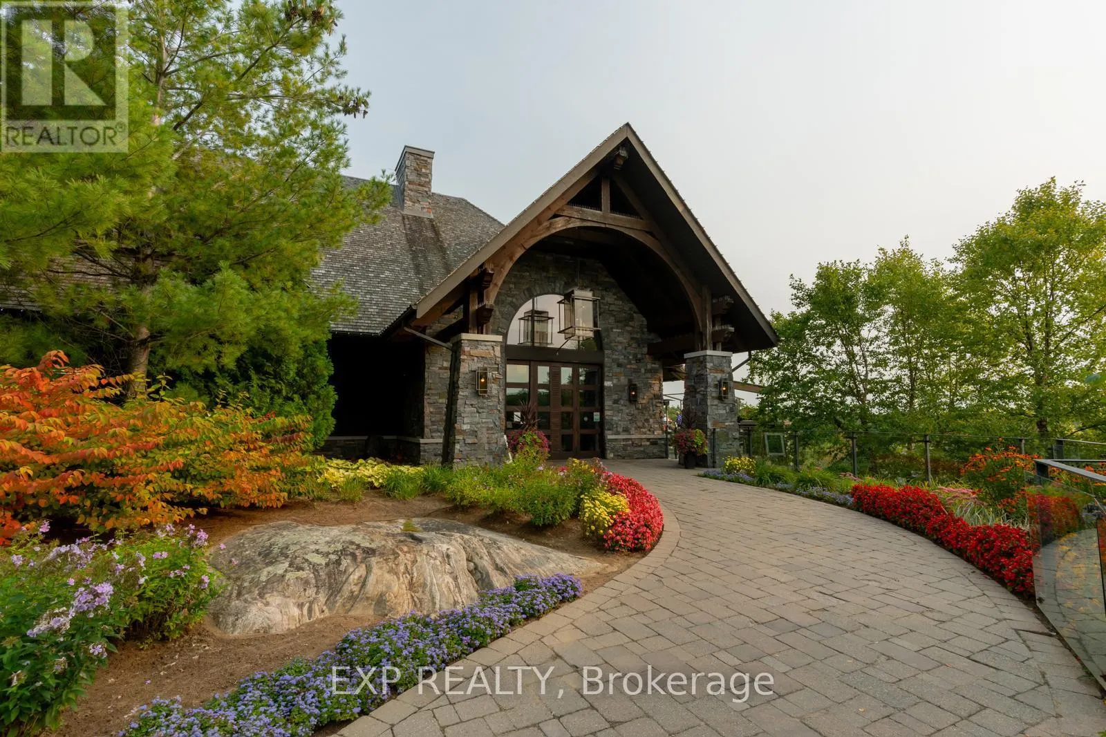 102 - 120 CARRICK TRAIL