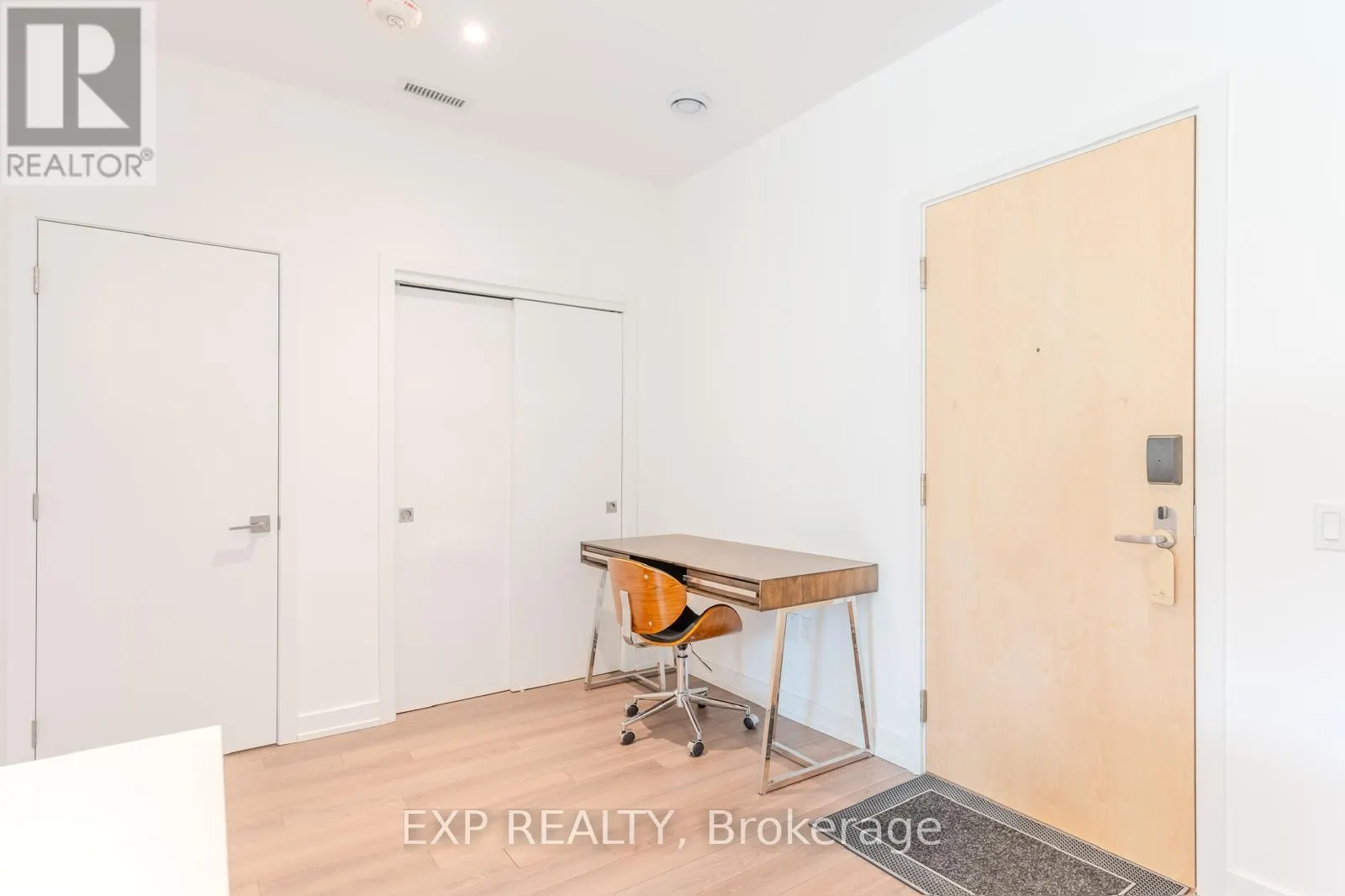 102 - 120 CARRICK TRAIL