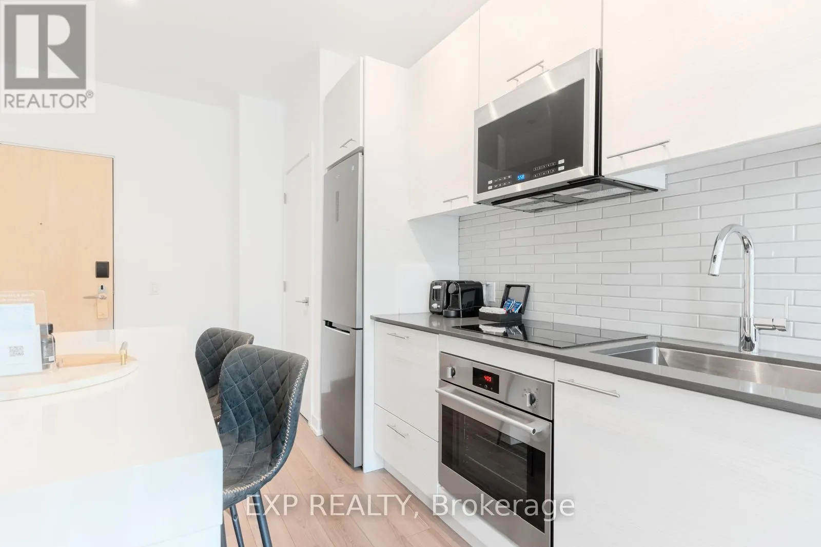 102 - 120 CARRICK TRAIL