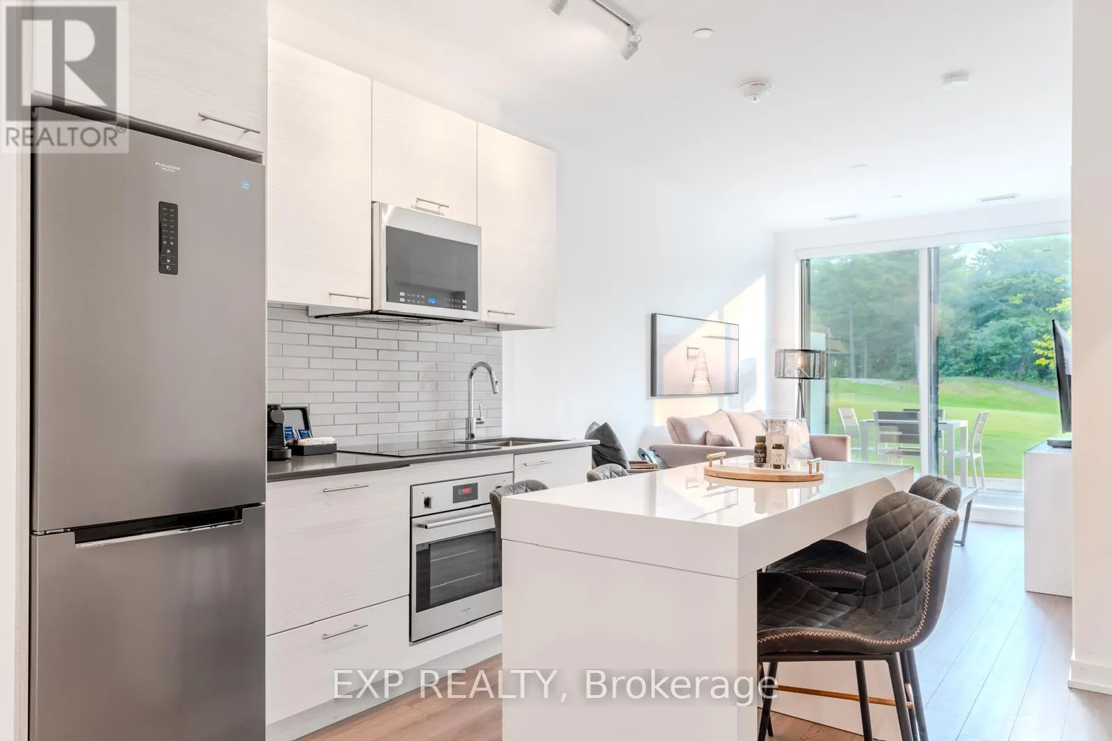 102 - 120 CARRICK TRAIL