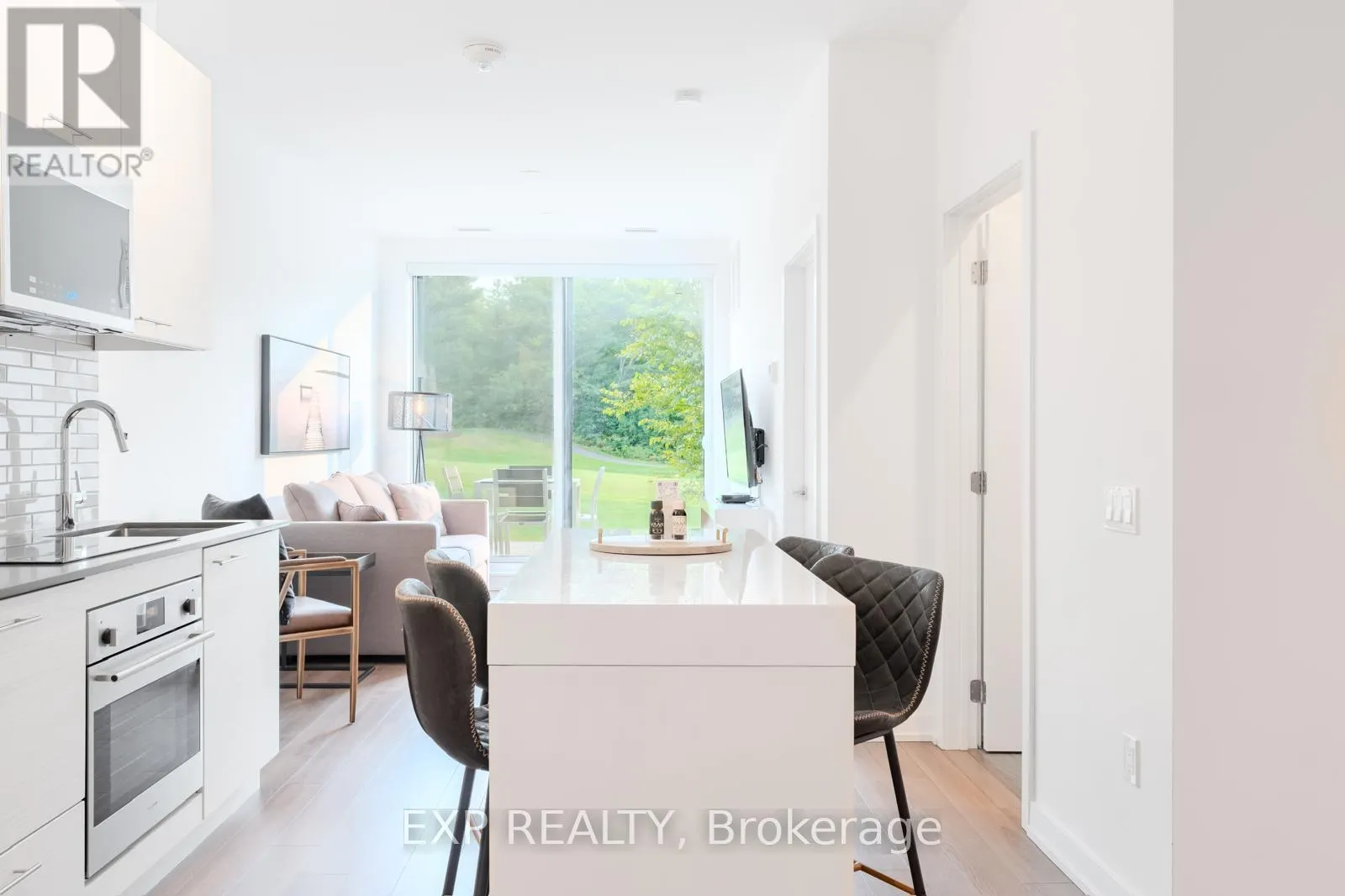 102 - 120 CARRICK TRAIL