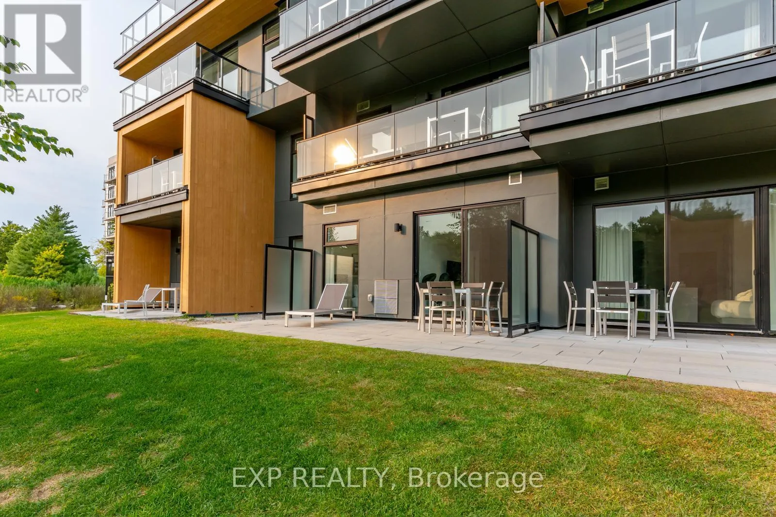 102 - 120 CARRICK TRAIL