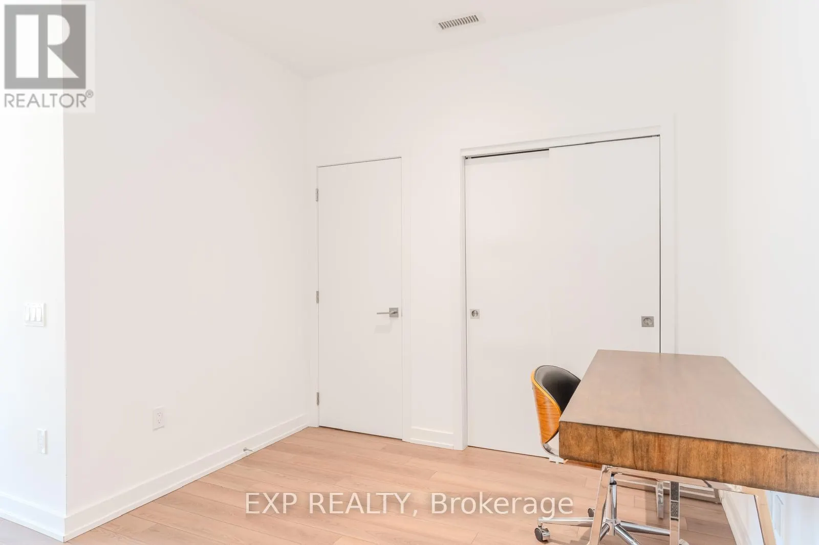 102 - 120 CARRICK TRAIL