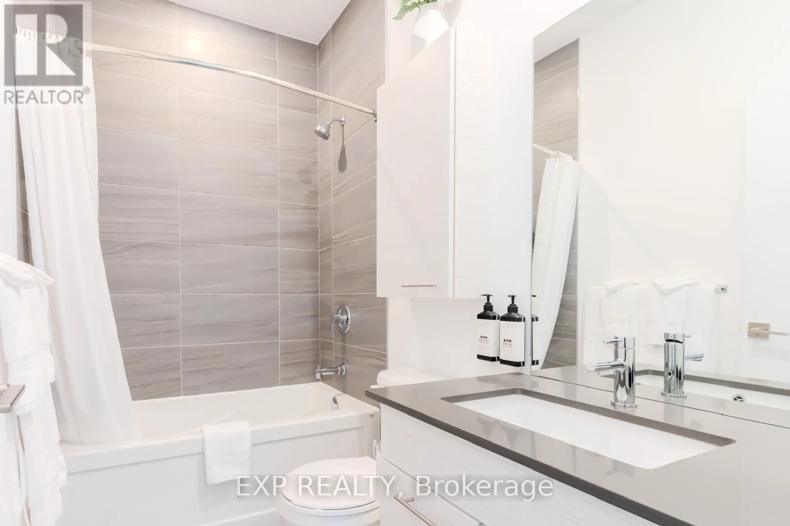 102 - 120 CARRICK TRAIL
