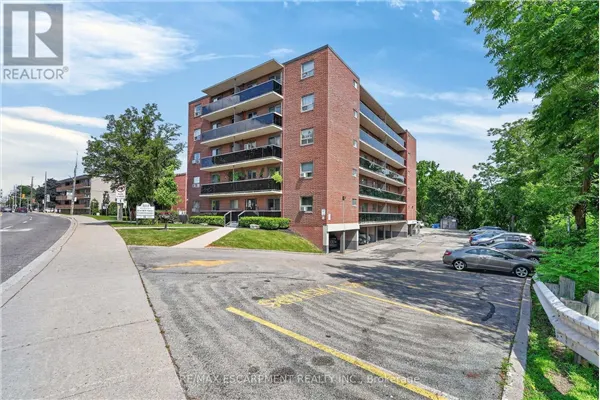 52 - 2373 KING STREET E