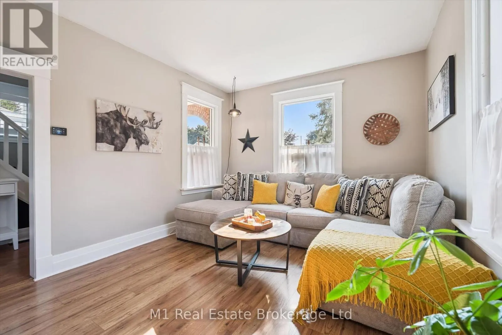 691 ST ANDREW STREET W
