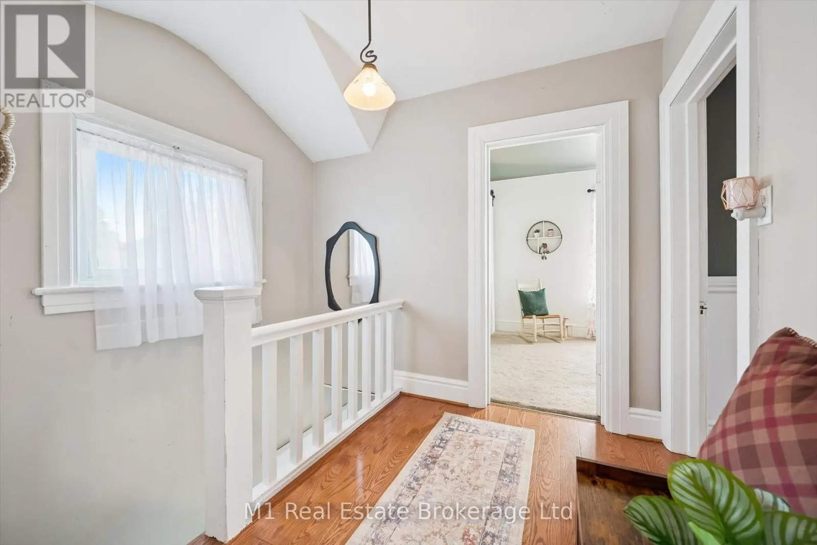 691 ST ANDREW STREET W