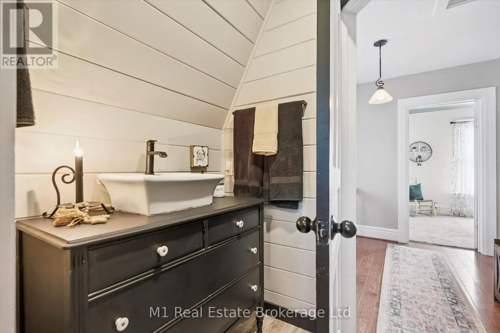 691 ST ANDREW STREET W